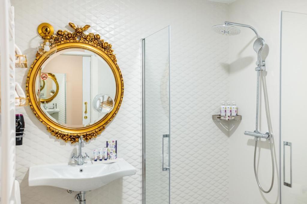 Aniana Alojamiento Boutique Logrono Luaran gambar